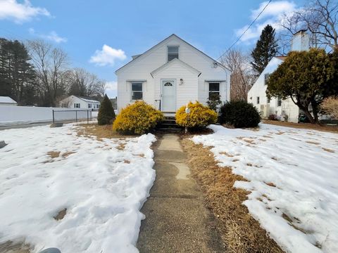 22 Seagrave St Uxbridge MA 01569