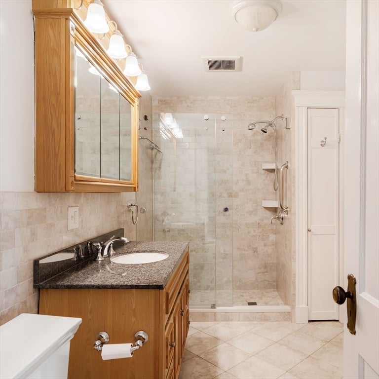2 Peabody RD #2, Stoneham, MA, 2 Peabody RD #2, Stoneham, MA Photo #10