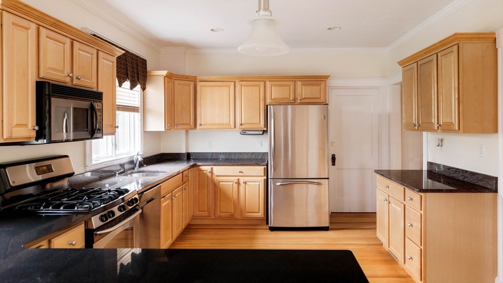 2 Peabody RD #2, Stoneham, MA, 2 Peabody RD #2, Stoneham, MA Photo #1
