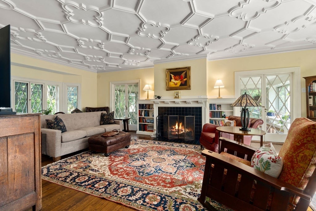 22 Whitman Rd