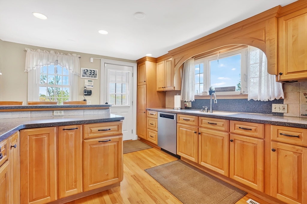 146 Bellevue Ave, Springfield, MA Photo #20