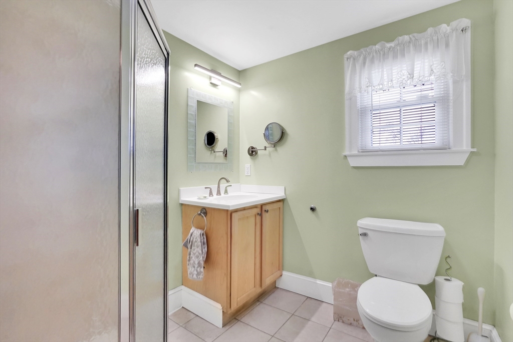 146 Bellevue Ave, Springfield, MA Photo #28