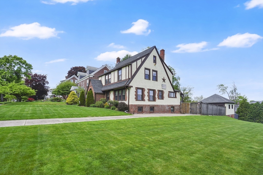 146 Bellevue Ave