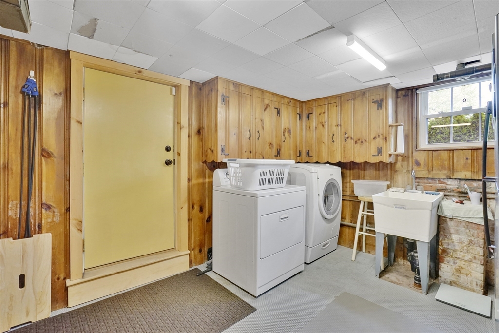 146 Bellevue Ave, Springfield, MA Photo #36