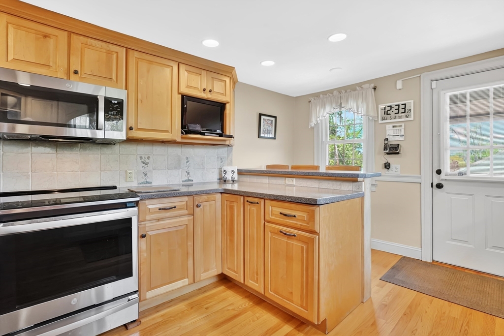 146 Bellevue Ave, Springfield, MA Photo #21