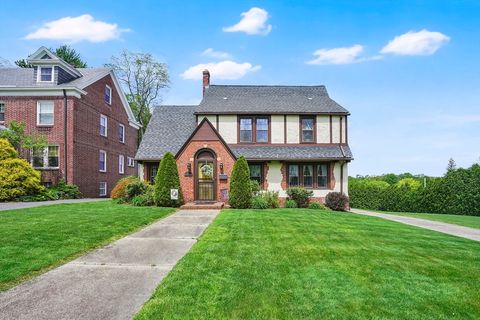Photo of 146 Bellevue Ave, Springfield, MA 01108 (MLS # 73519630)