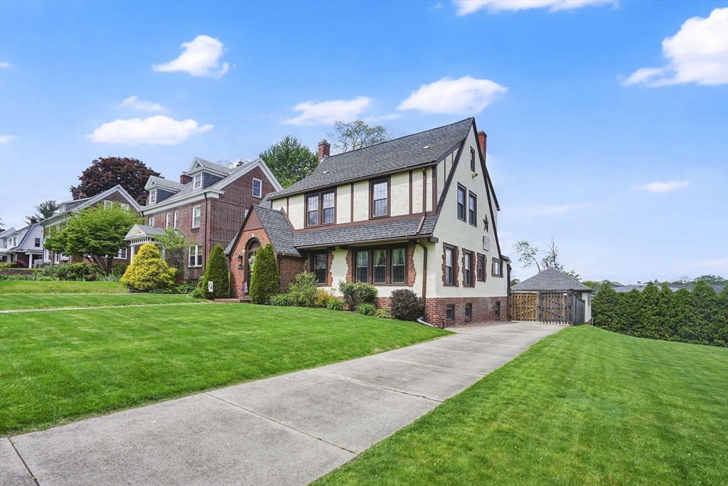 146 Bellevue Ave
