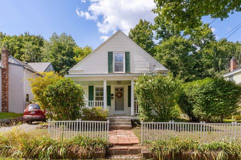 85 Water St Holliston MA 01746