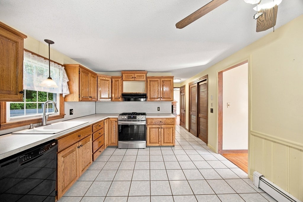 28 River Park Dr, Hampden, MA, 28 River Park Dr, Hampden, MA Photo #4