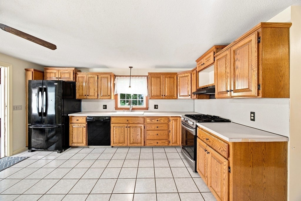 28 River Park Dr, Hampden, MA, 28 River Park Dr, Hampden, MA Photo #5