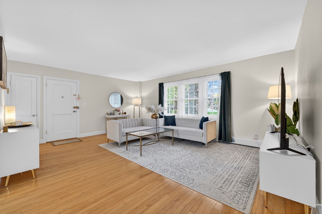 21 Hammond Pond Prkw 2
