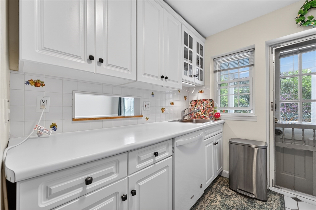 21 Hammond Pond Prkw PKWY #2, Newton, MA Photo #32