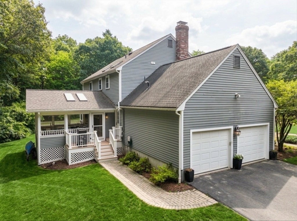 24 Longwood Dr