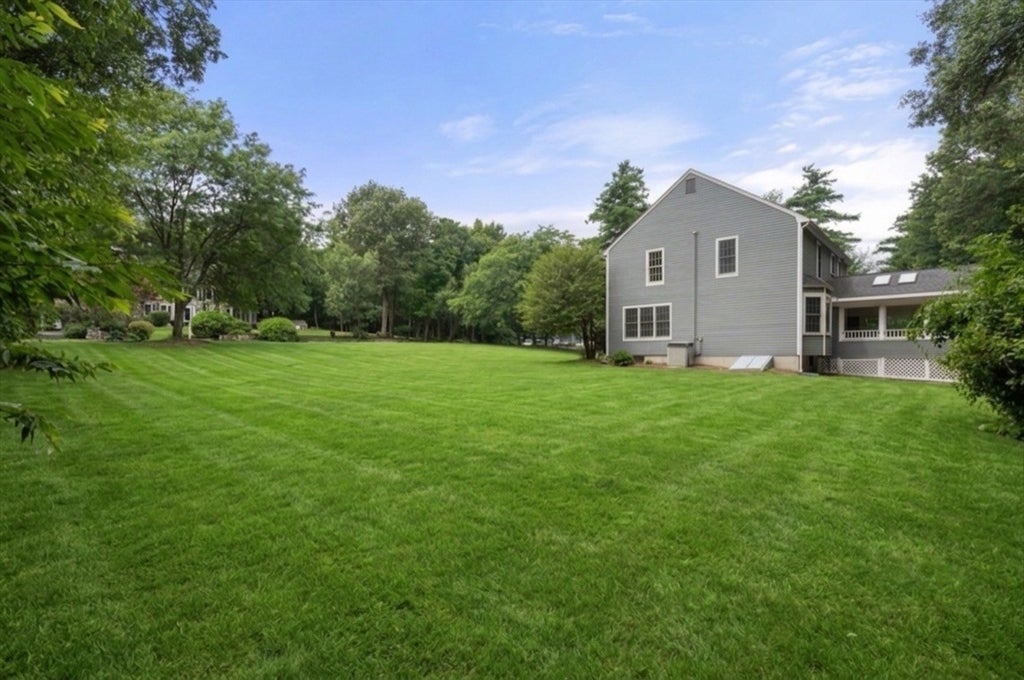 24 Longwood Dr