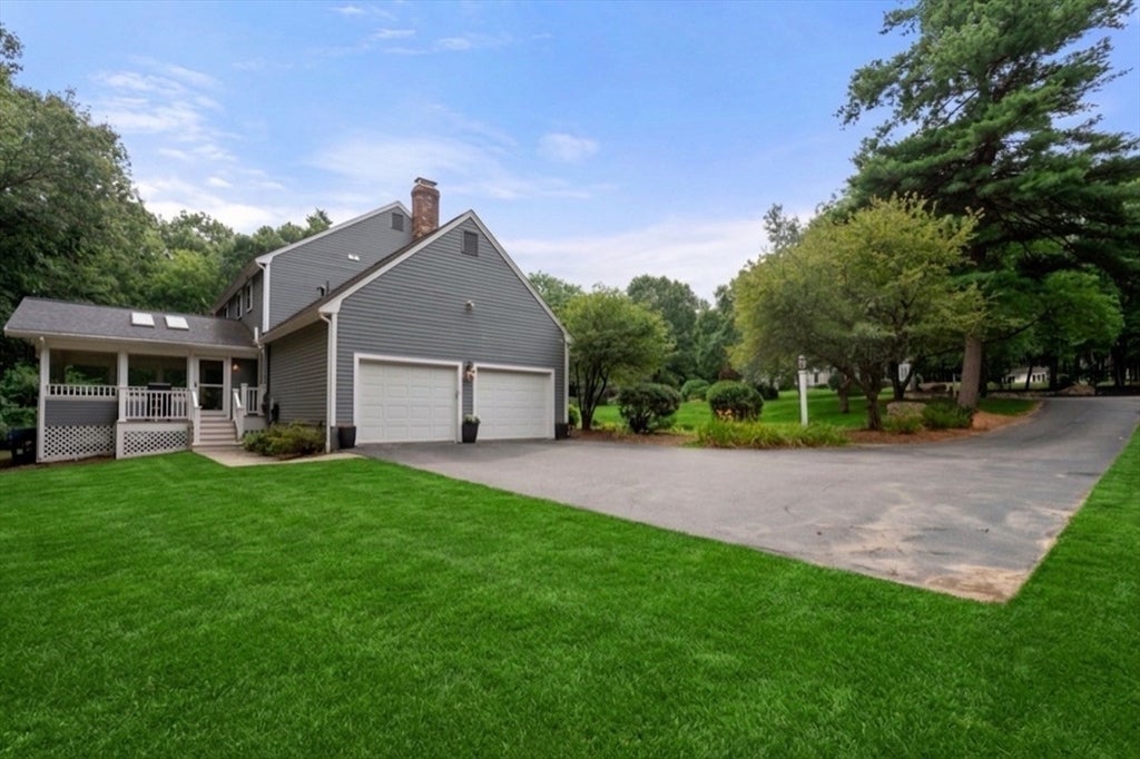 24 Longwood Dr