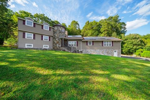 235 James St Ludlow MA 01056