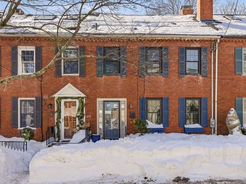 25 Munroe Street 25 Newburyport MA 01950