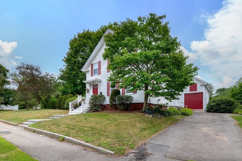 276 Salem St