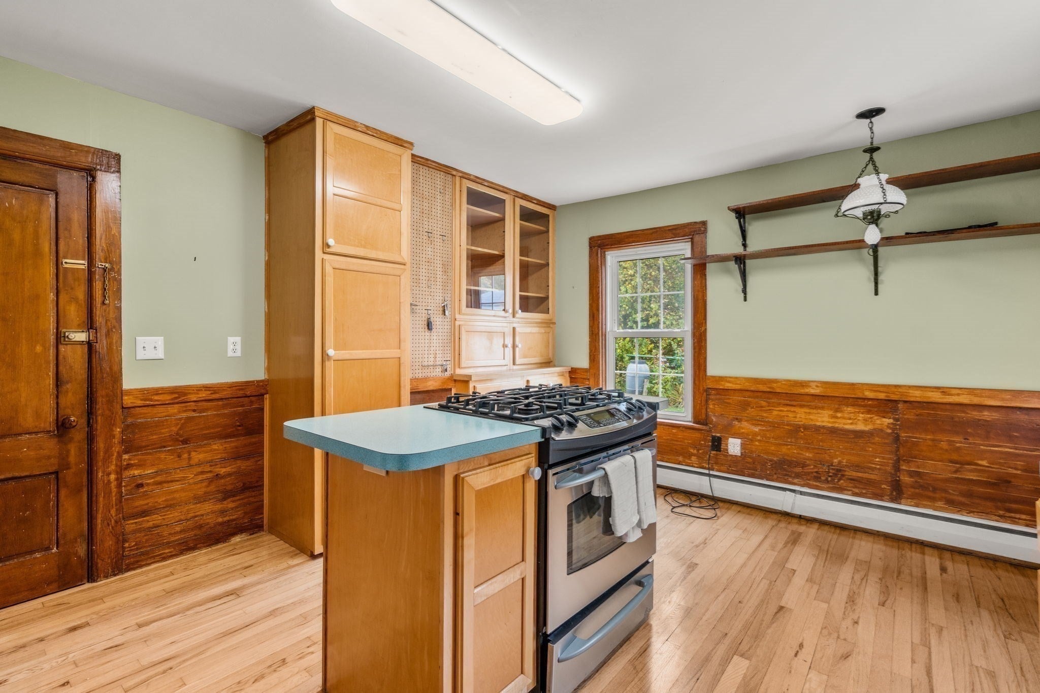 106 Chestnut St, Southbridge, MA Photo #14