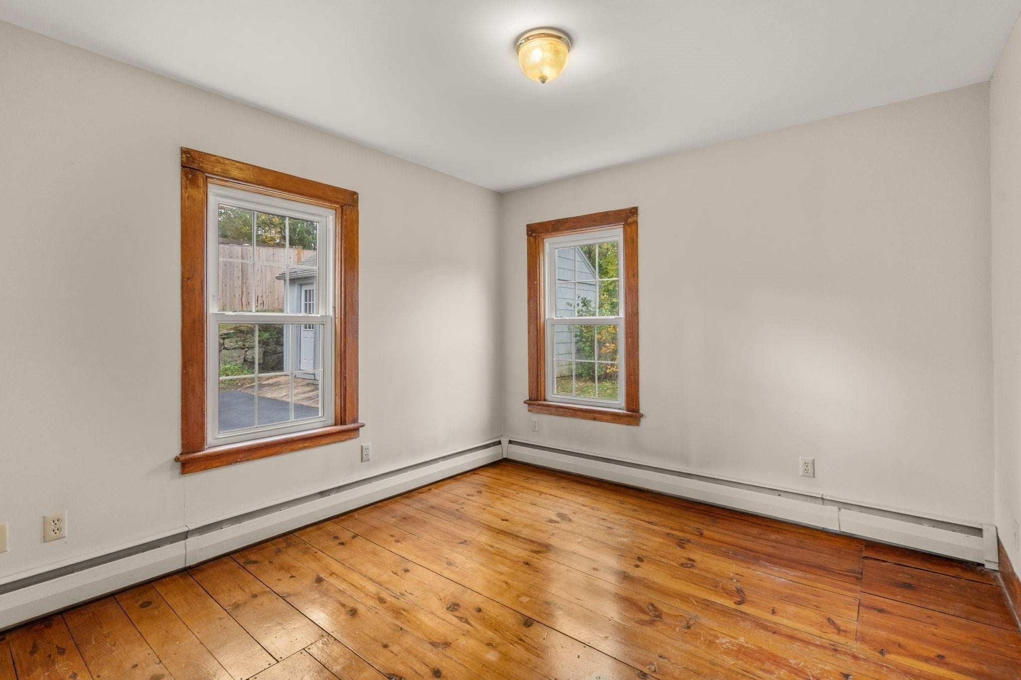 106 Chestnut St, Southbridge, MA Photo #20