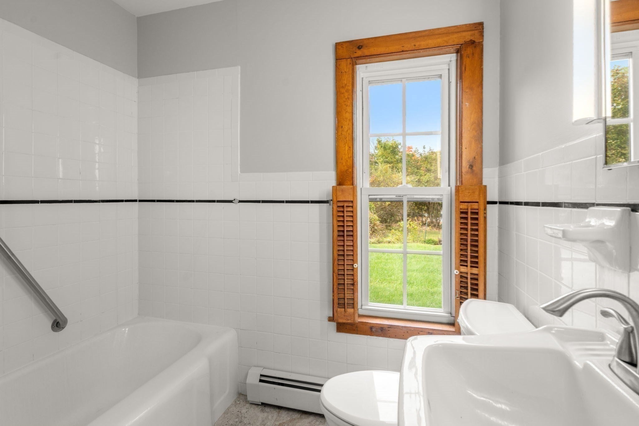 106 Chestnut St, Southbridge, MA Photo #12