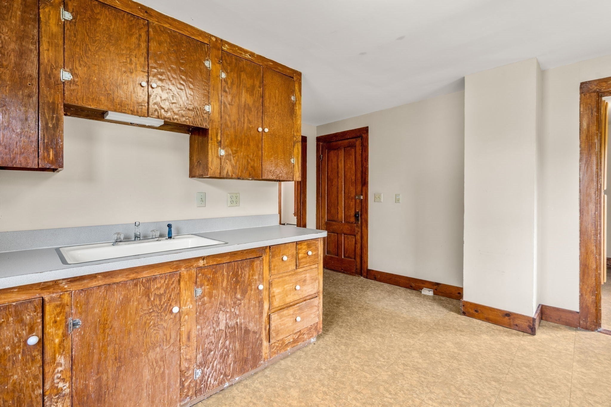 106 Chestnut St, Southbridge, MA Photo #31