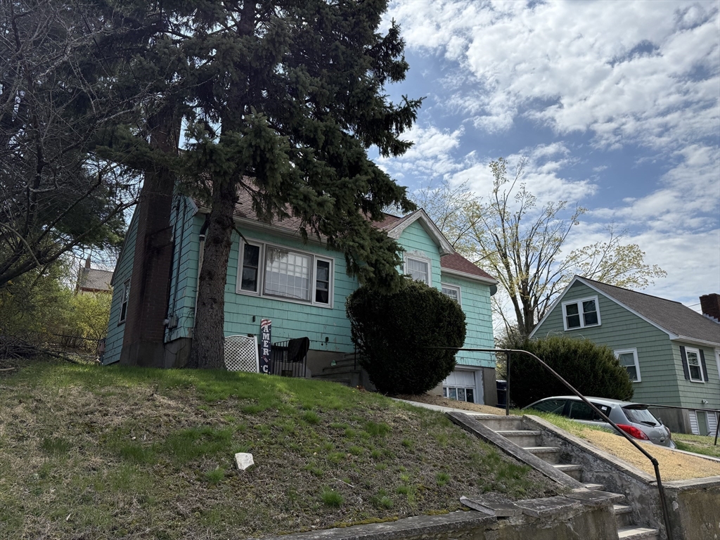 300 Spring St
