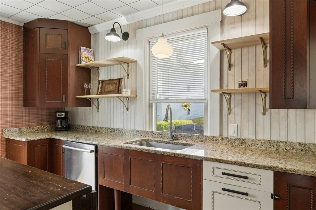 216 Walnut Street, Clinton, MA Photo #7