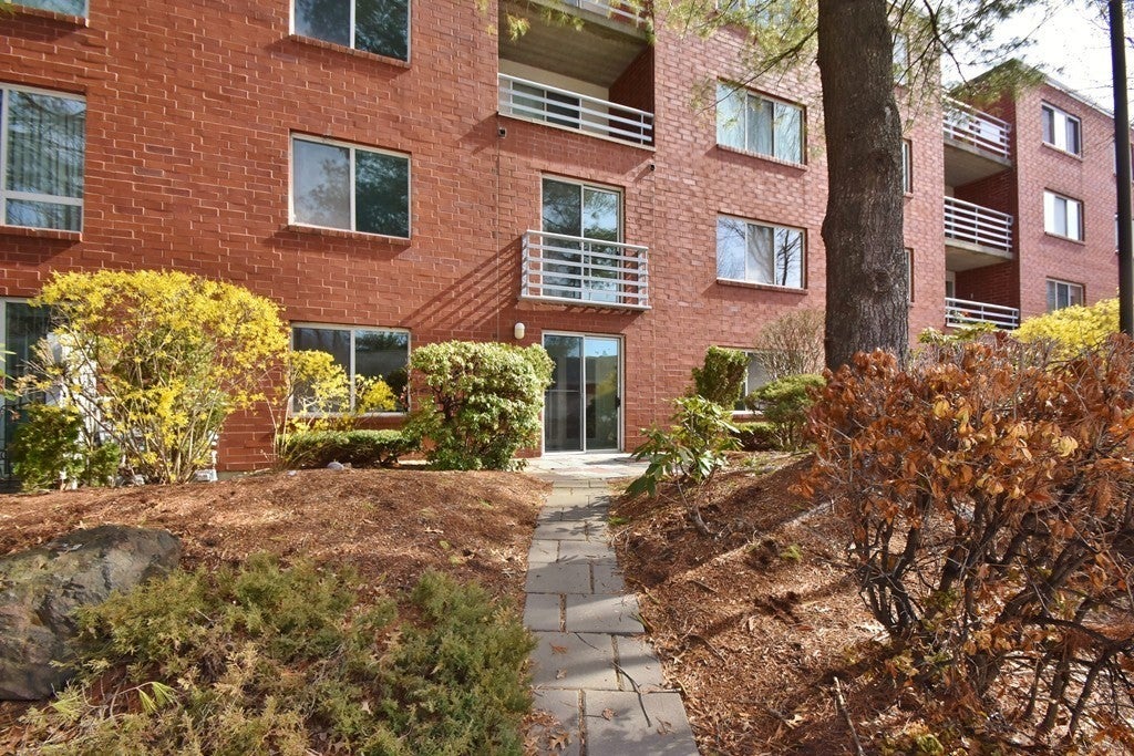 166 Place Ln #166, Woburn, MA Photo #18