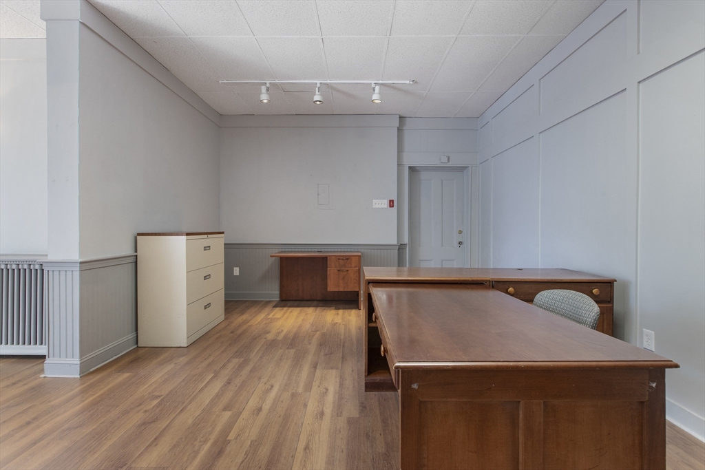 Medfield, Massachusetts 02052, United States, ,1 BathroomBathrooms,Residential,Active,207226