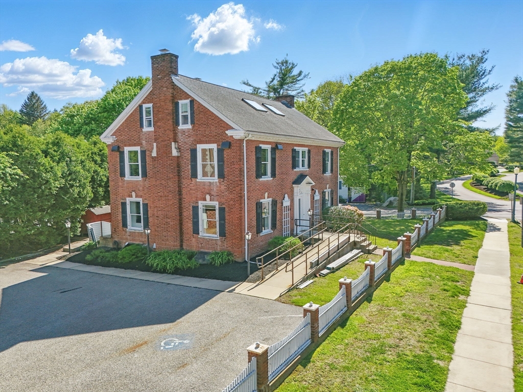 6 Windsor St
