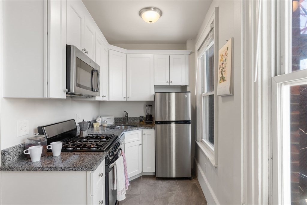 62 West Cedar ST #C, Boston, MA Photo #5