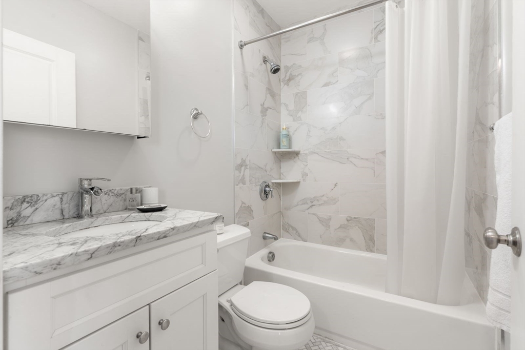 62 West Cedar ST #C, Boston, MA Photo #11