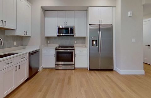 104-106 Warren St. 6 Boston MA 02135