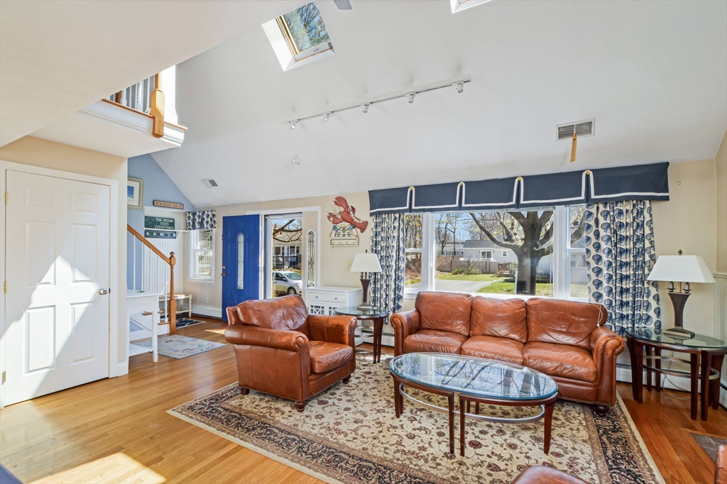 28 Chestnut St