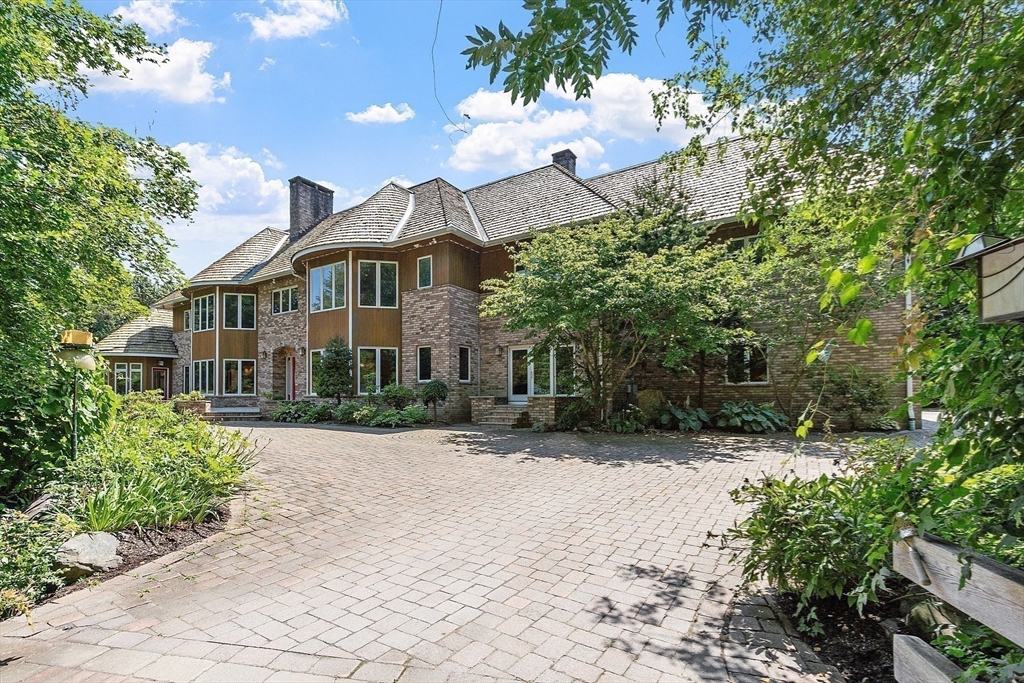 16 Solomon Pierce Rd