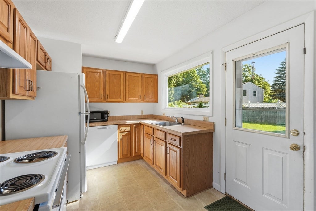 28 Westwood Terrace, Northampton, MA, 28 Westwood Terrace, Northampton, MA Photo #10