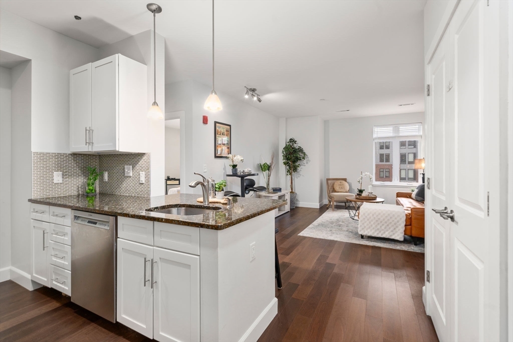 1501 Commonwealth Ave 304