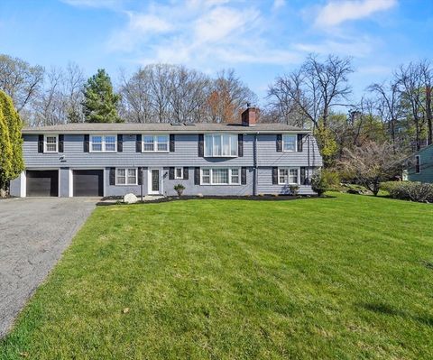 13 Canterbury Rd Woburn MA 01801