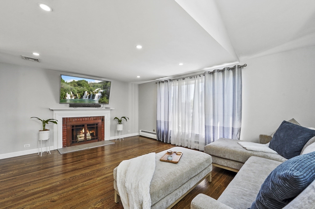 13 Canterbury Rd