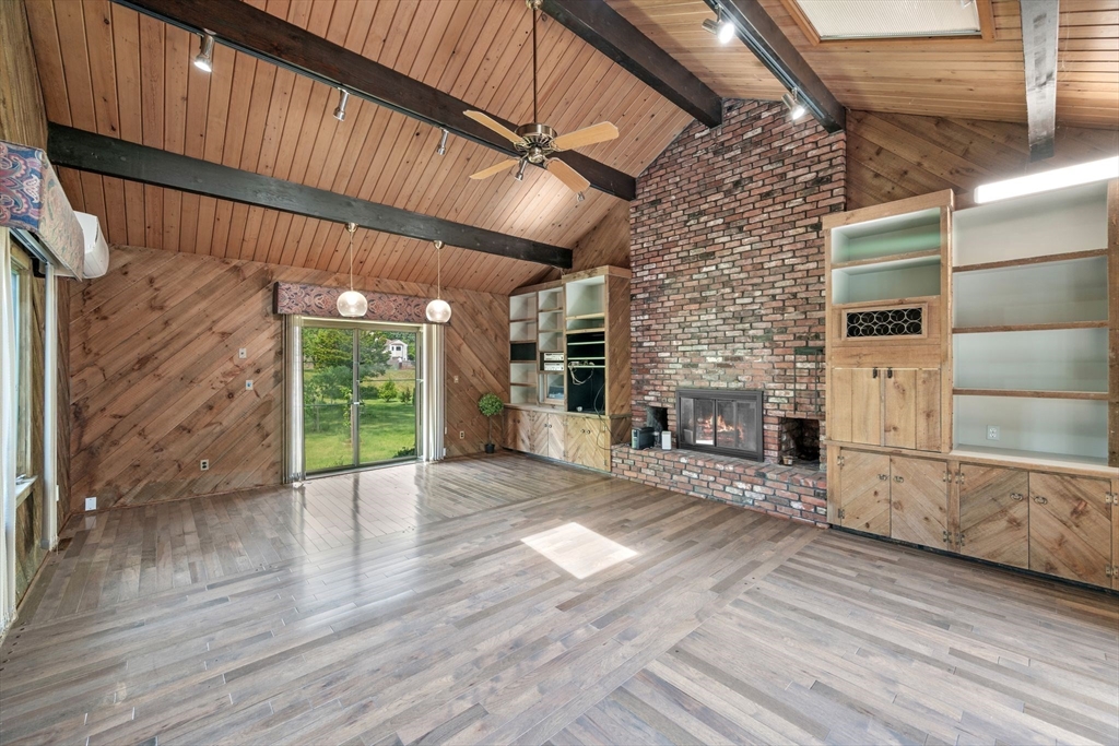 58 Weatherbee Dr