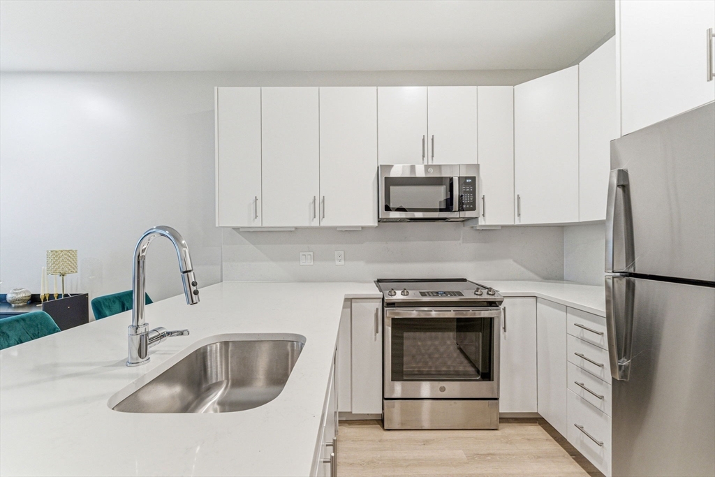157 Chestnut St #203, Chelsea, MA, 157 Chestnut St #203, Chelsea, MA Photo #3