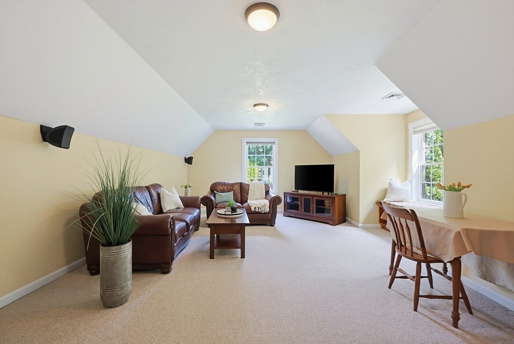 31 Hockanum Rd, Hadley, MA Photo #33