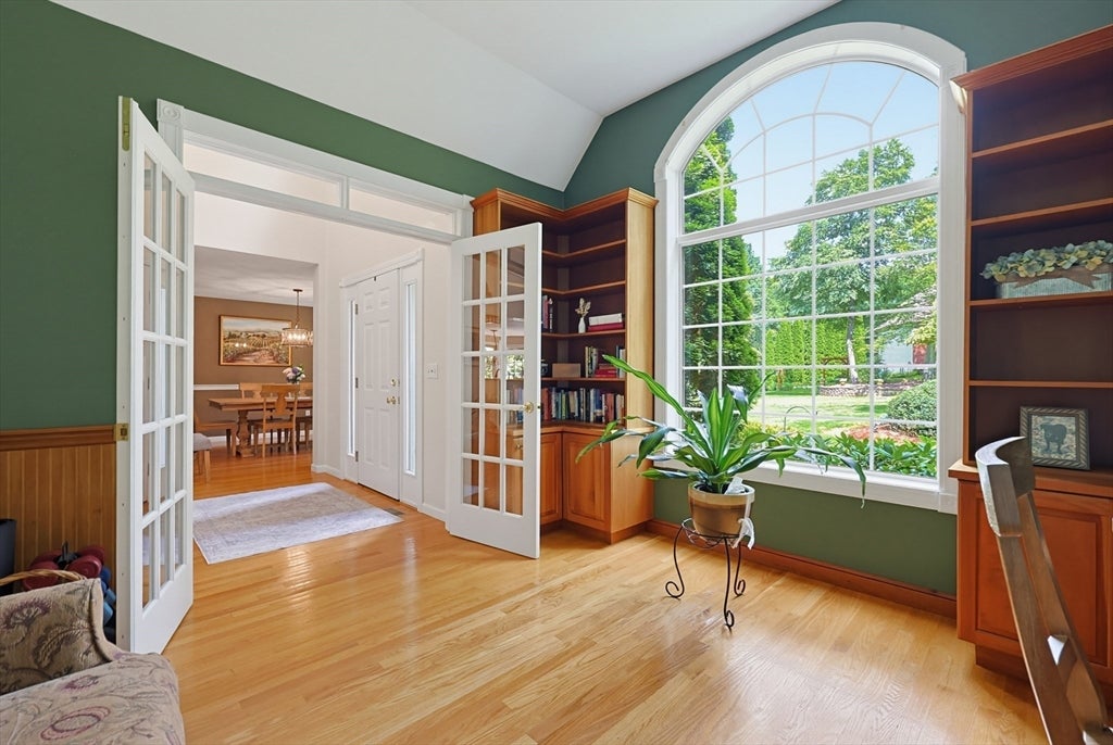31 Hockanum Rd