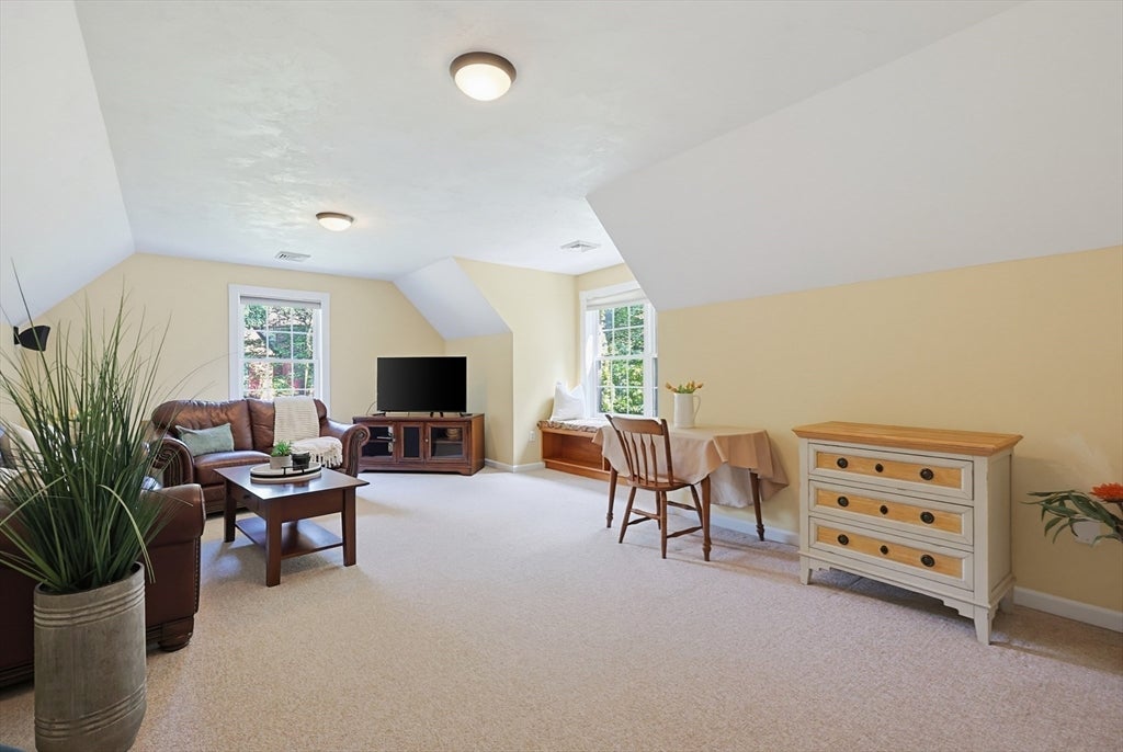 31 Hockanum Rd, Hadley, MA Photo #32