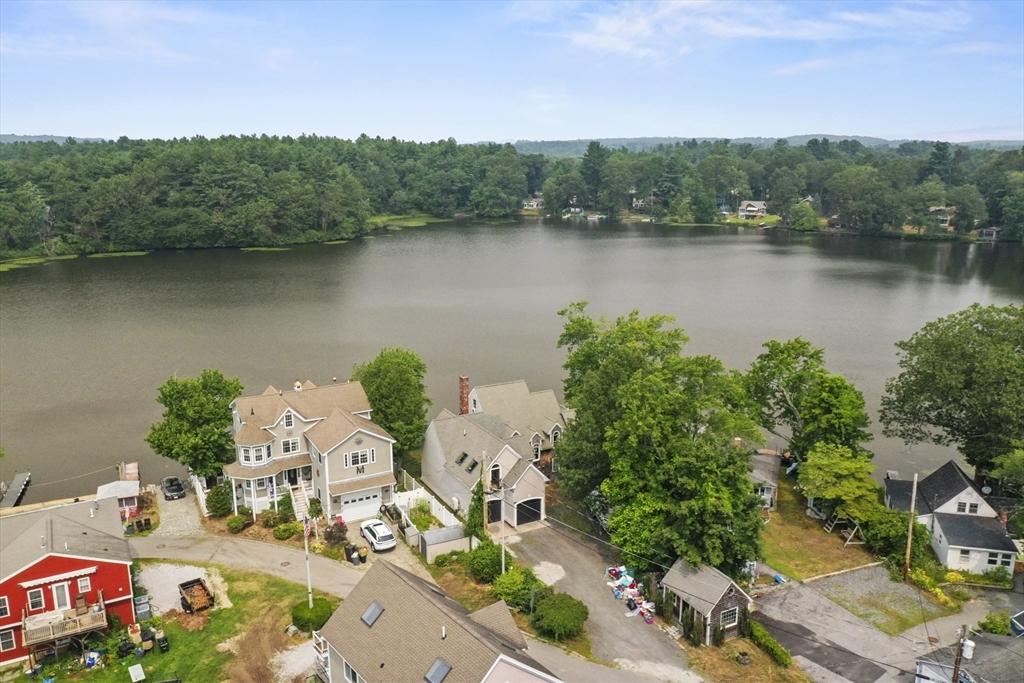9 Lakeside Avenue