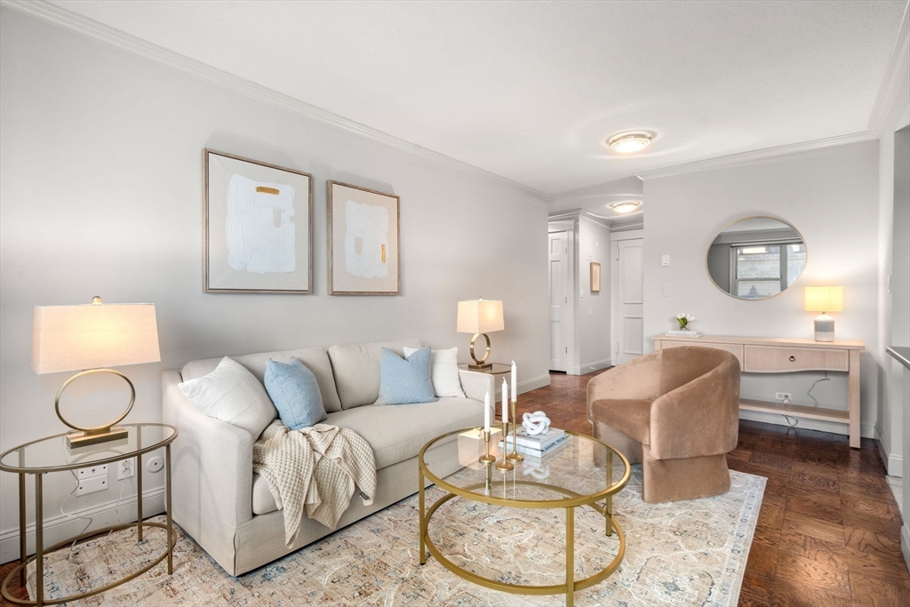 151 Tremont St 8S