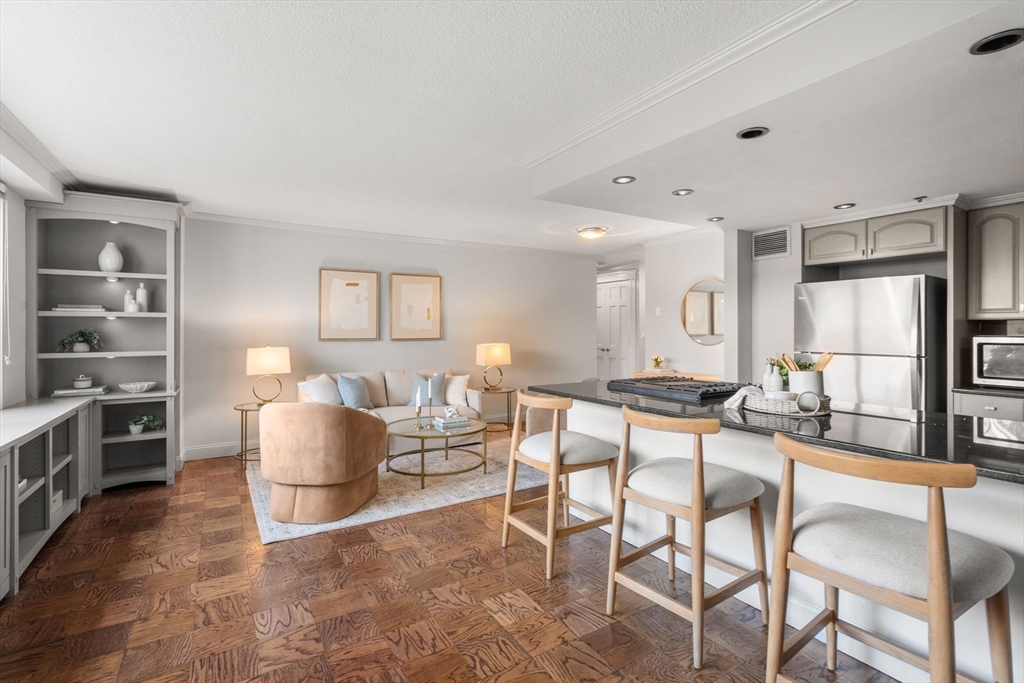 151 Tremont St 8S