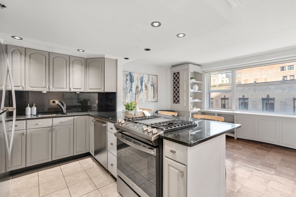 151 Tremont St 8S