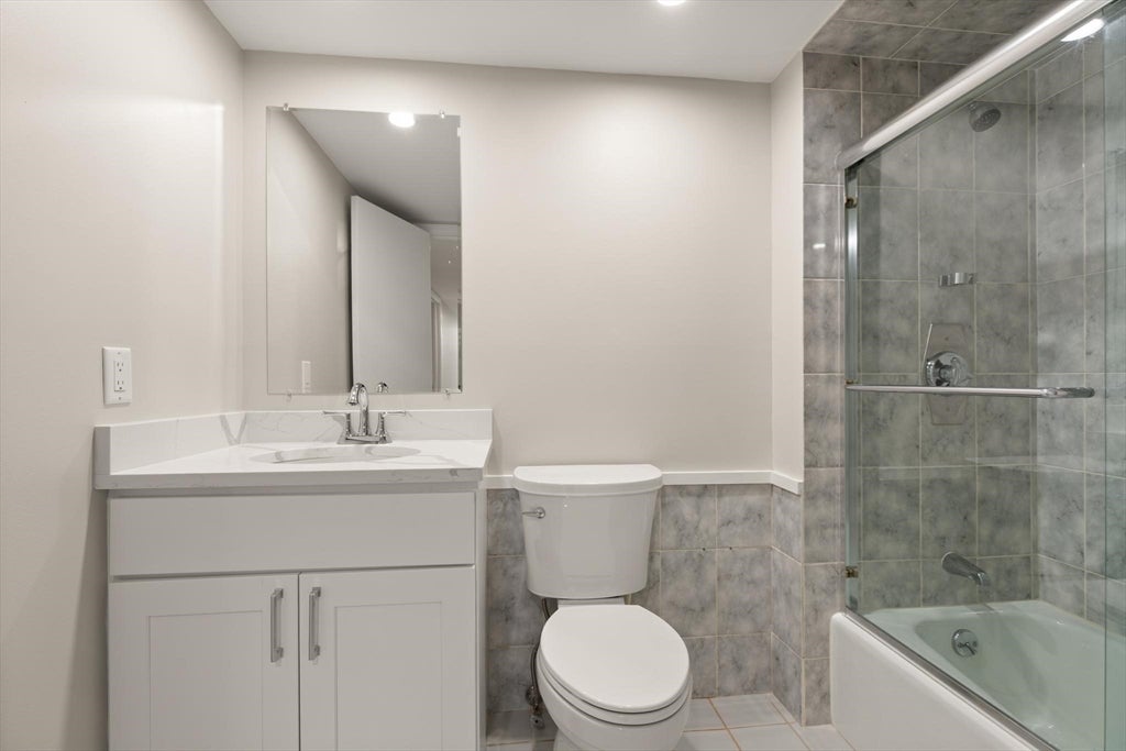 100 Place Ln #169, Woburn, MA Photo #23